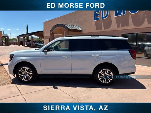 Used 2025 Ford Expedition Active AWD/4WD image 5