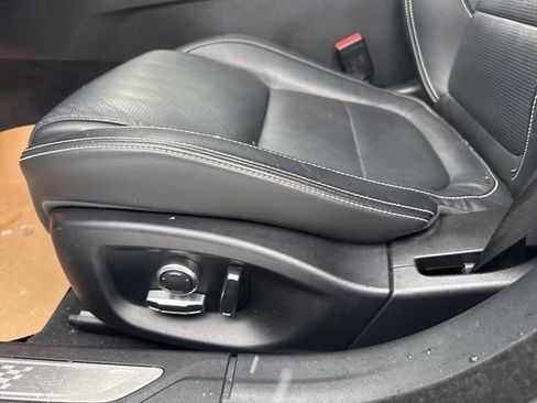 Used 2020 Jaguar XF Checkered Flag image 11