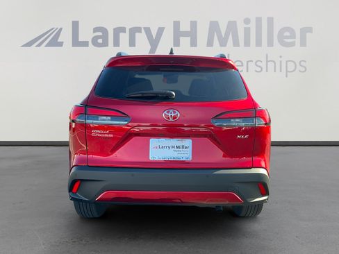 Certified 2026 Toyota Corolla Cross XLE image 4