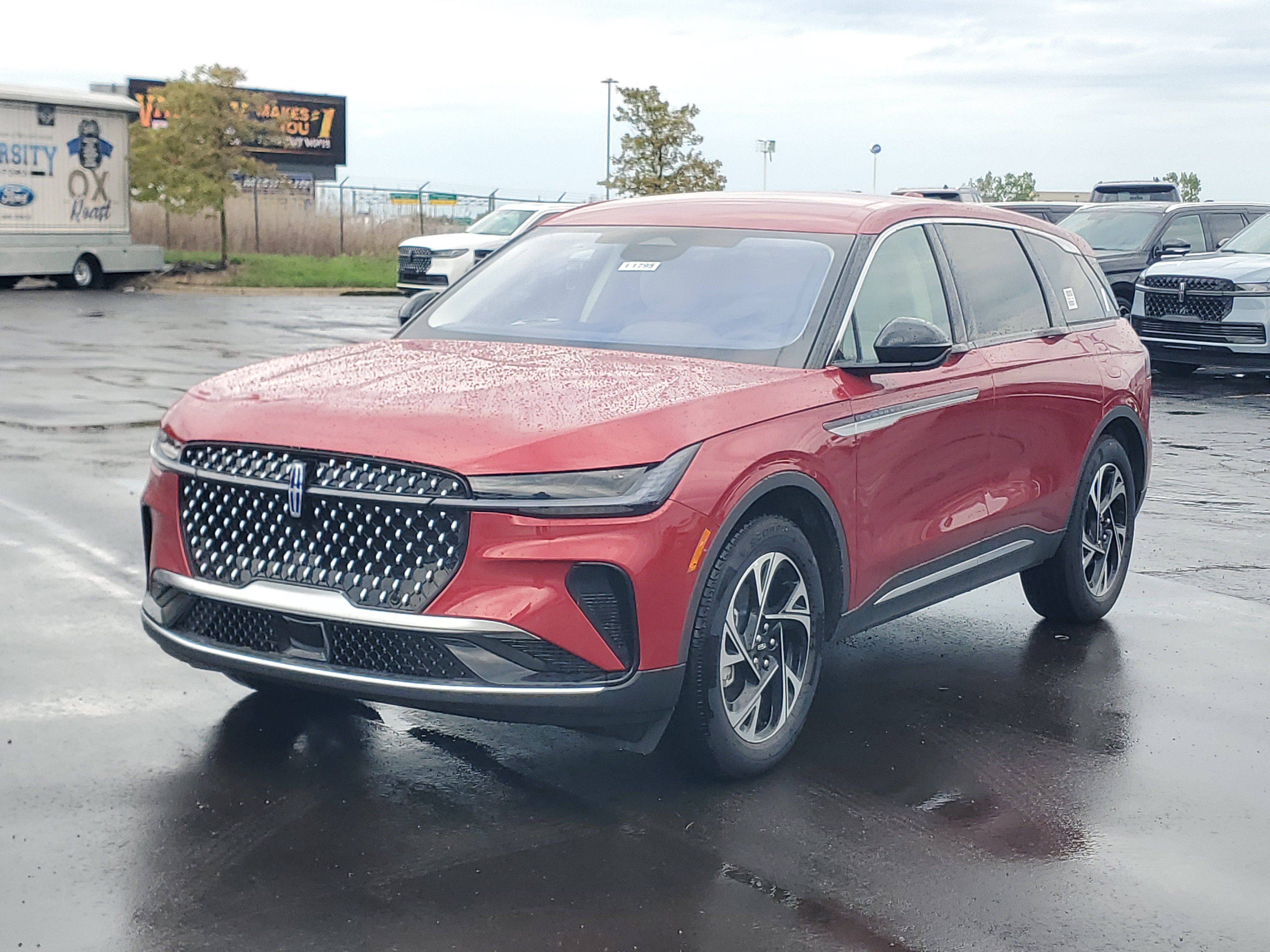 New 2026 Lincoln Nautilus Premier AWD/4WD image 2