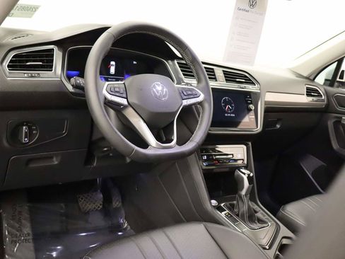 Certified 2023 Volkswagen Tiguan SE image 15