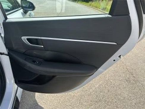 Used 2025 Hyundai Sonata SEL FWD image 16