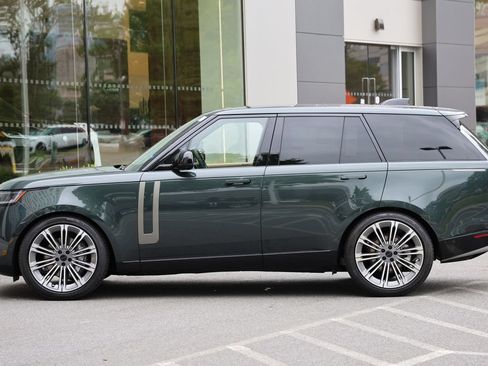 New 2026 Land Rover Range Rover SE AWD/4WD image 2