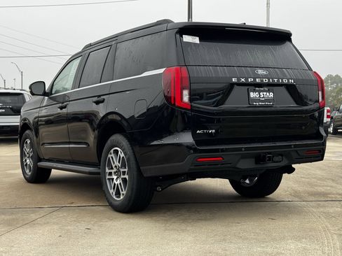 New 2026 Ford Expedition Active image 8