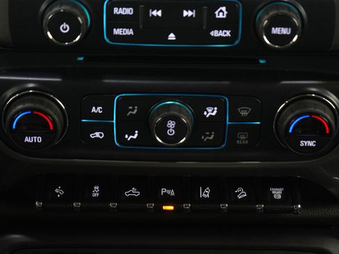 Used 2017 Chevrolet Silverado 2500 LTZ image 17