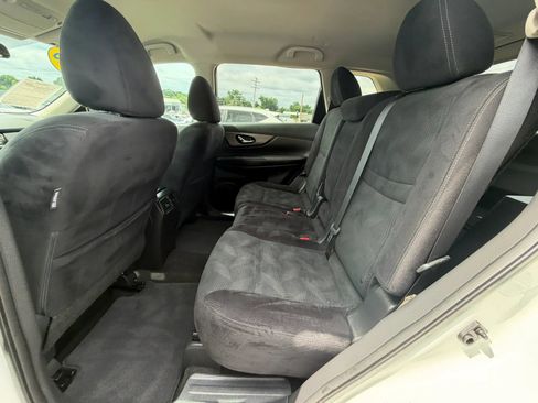 Used 2015 Nissan Rogue SV AWD/4WD image 14