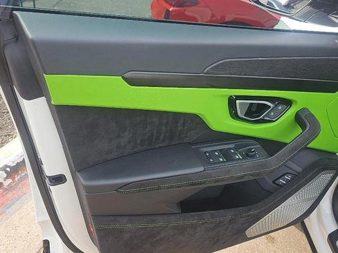 Used 2023 Lamborghini Urus S image 7