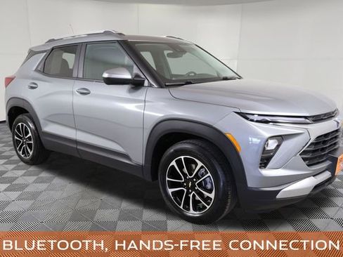 Used 2025 Chevrolet TrailBlazer LT image 4