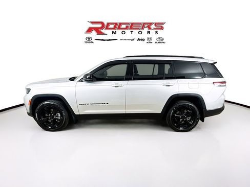 Used 2024 Jeep Grand Cherokee L Limited w/ Black Appearance Package image 4