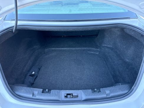 Used 2014 Ford Taurus SEL image 25