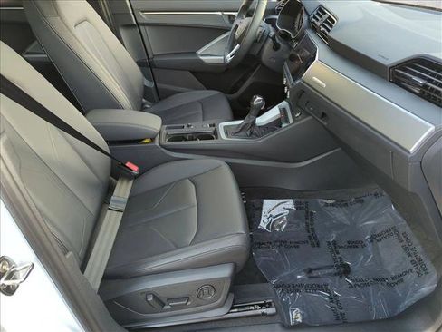 Certified 2025 Audi Q3 2.0T Premium w/ Convenience Package image 21