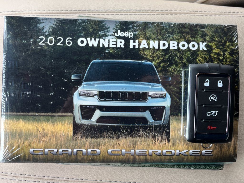 New 2026 Jeep Grand Cherokee Limited w/ Luxury Tech Group II AWD/4WD image 25