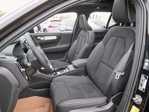 New 2026 Volvo XC40 B4 Plus w/ Climate Package image 15