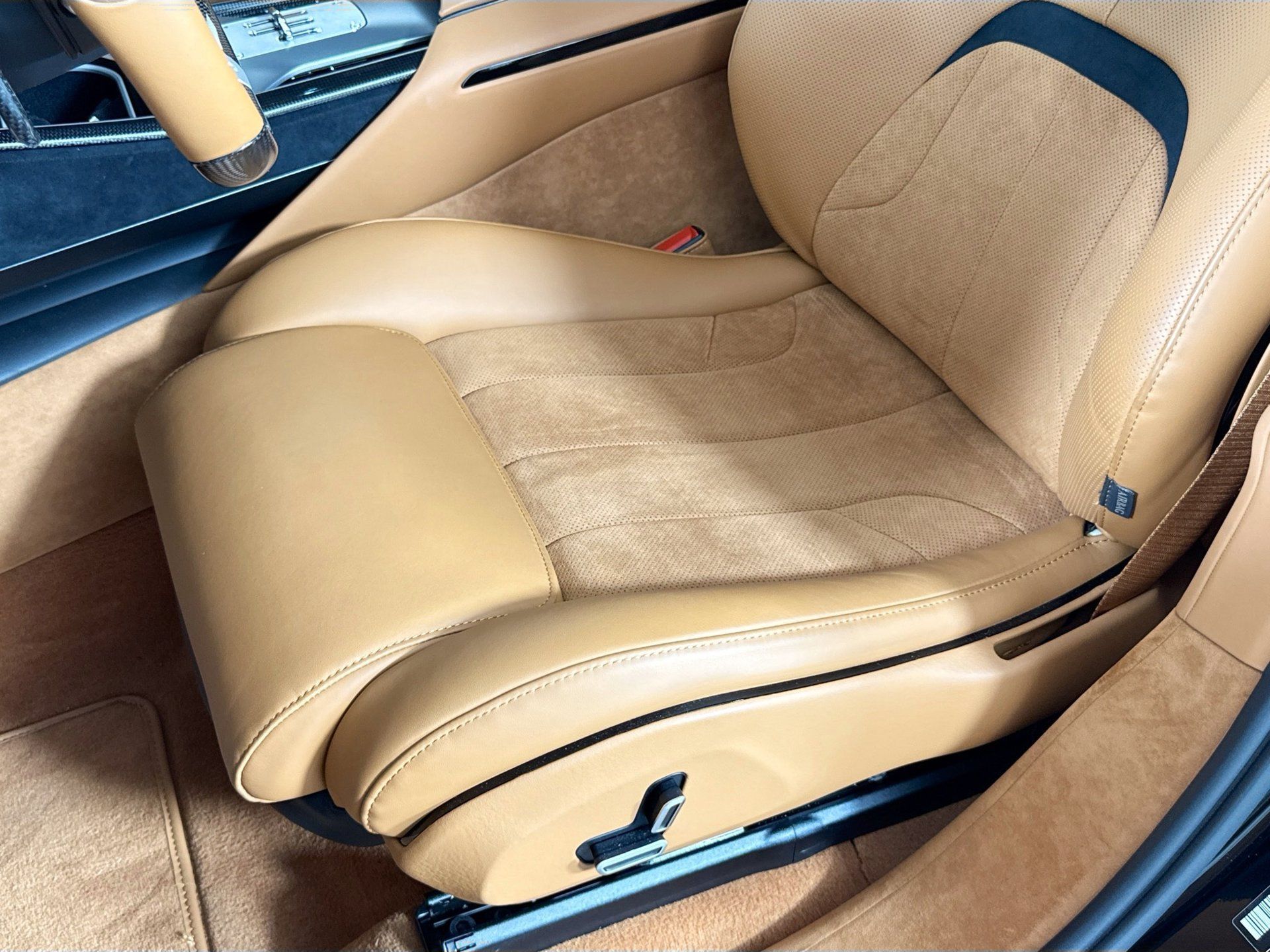 Certified 2025 Ferrari Purosangue AWD/4WD image 17