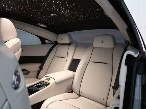 Used 2015 Rolls-Royce Wraith image 30