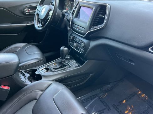 Used 2019 Jeep Cherokee Altitude image 18