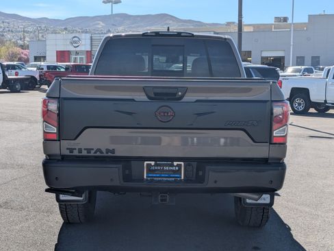 Used 2024 Nissan Titan PRO-4X w/ Pro-4x Convenience Package image 5