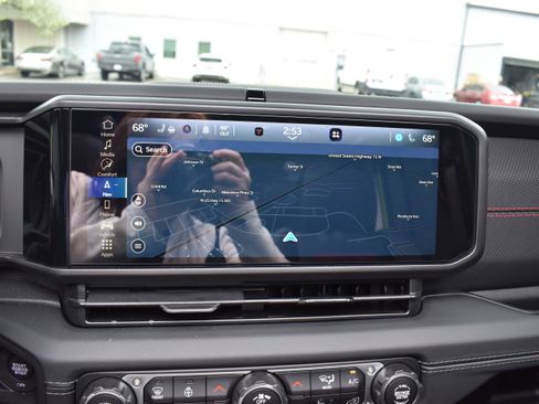 Used 2025 Jeep Wrangler Unlimited Rubicon image 18