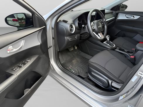 Used 2024 Kia Forte LXS FWD image 16