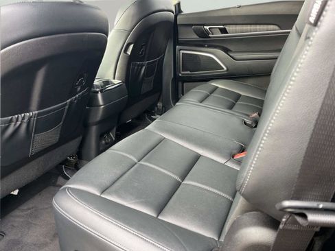 Used 2024 Kia Telluride EX image 21