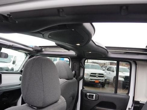 Certified 2025 Jeep Wrangler Unlimited Sahara w/ Safety Group image 22