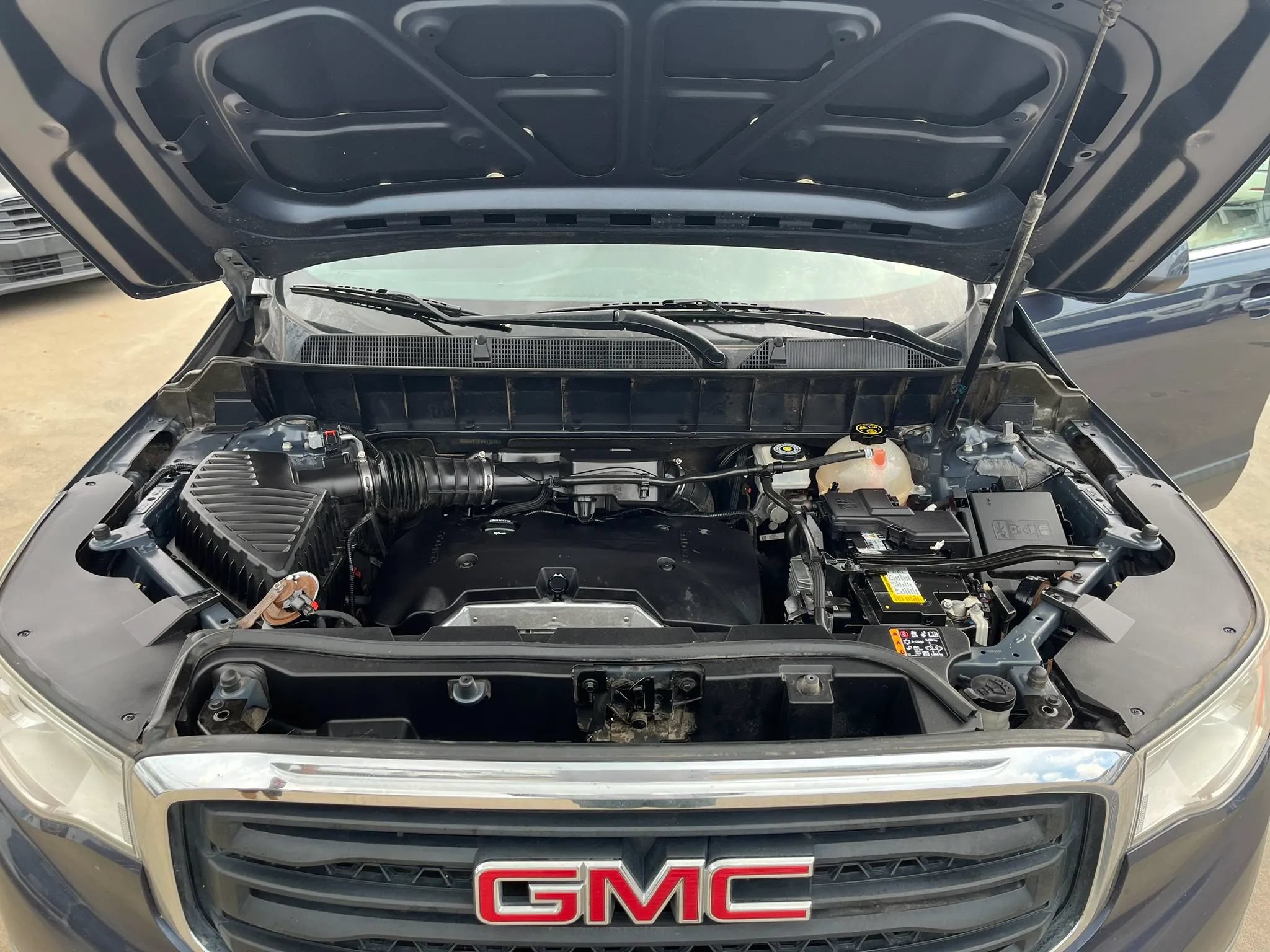 Used 2019 GMC Acadia SLE AWD/4WD image 19