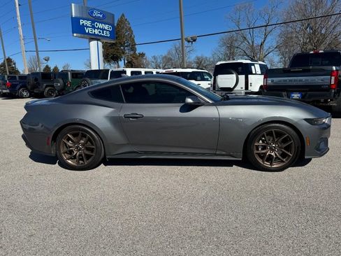 Used 2025 Ford Mustang Premium RWD image 2