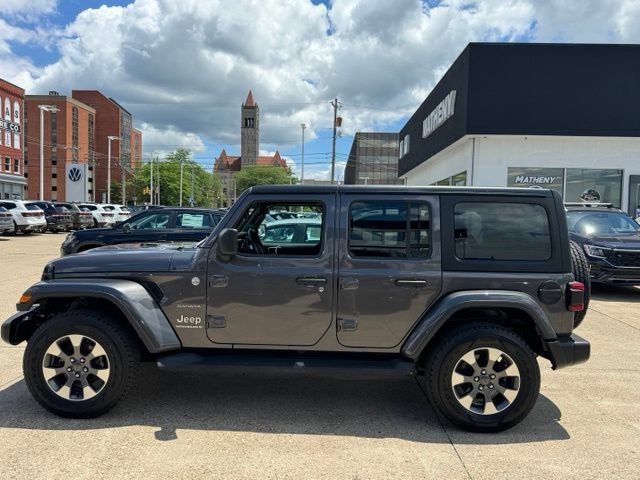 Used 2023 Jeep Wrangler Unlimited Sahara w/ LED Lighting Group AWD/4WD image 3