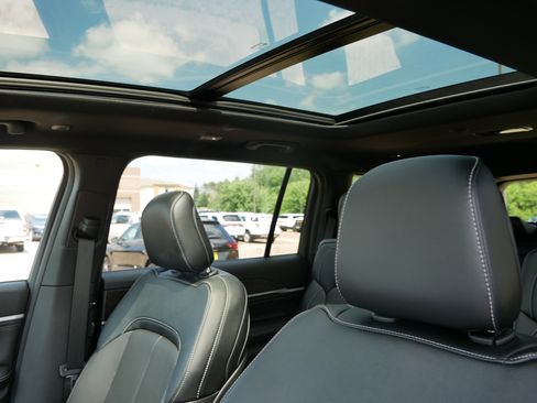 New 2026 Jeep Grand Cherokee L Limited AWD/4WD image 14