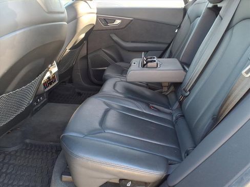 Used 2019 Audi Q8 Prestige w/ Luxury Package image 9