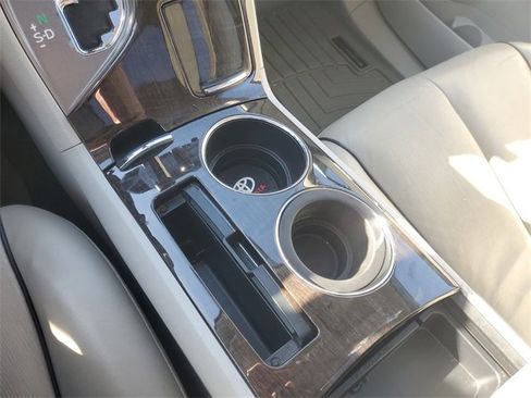 Used 2013 Toyota Venza XLE image 26