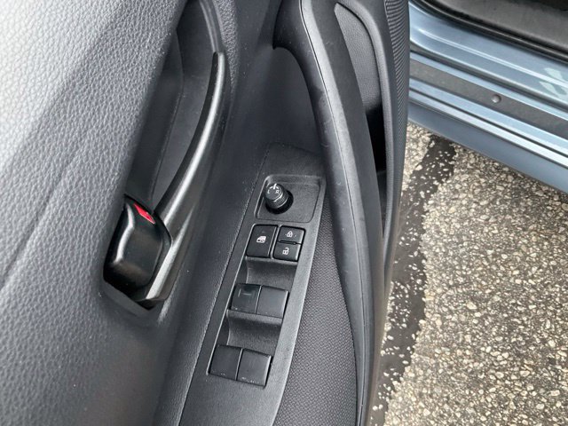Used 2025 Toyota Corolla LE FWD image 7