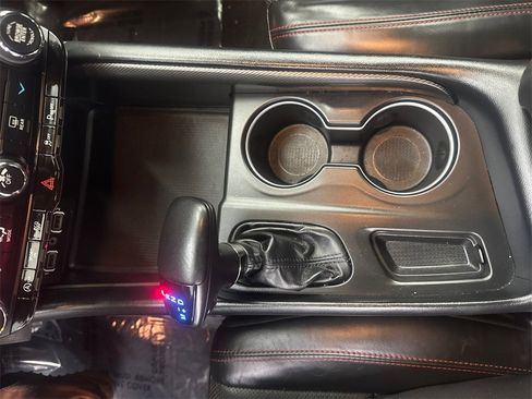 Used 2024 Dodge Durango GT image 33