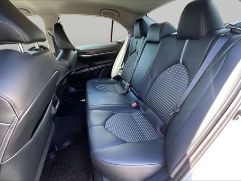 Used 2020 Toyota Camry SE FWD image 20