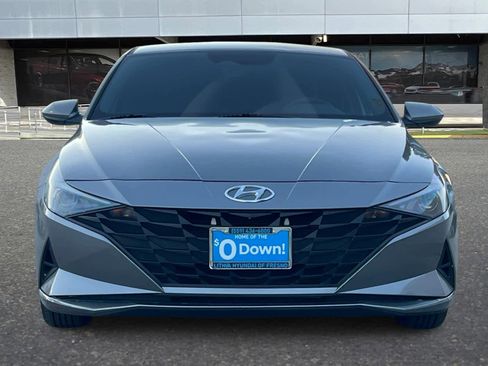 Used 2021 Hyundai Elantra SE image 11