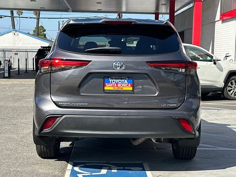 Used 2023 Toyota Highlander LE AWD/4WD image 5