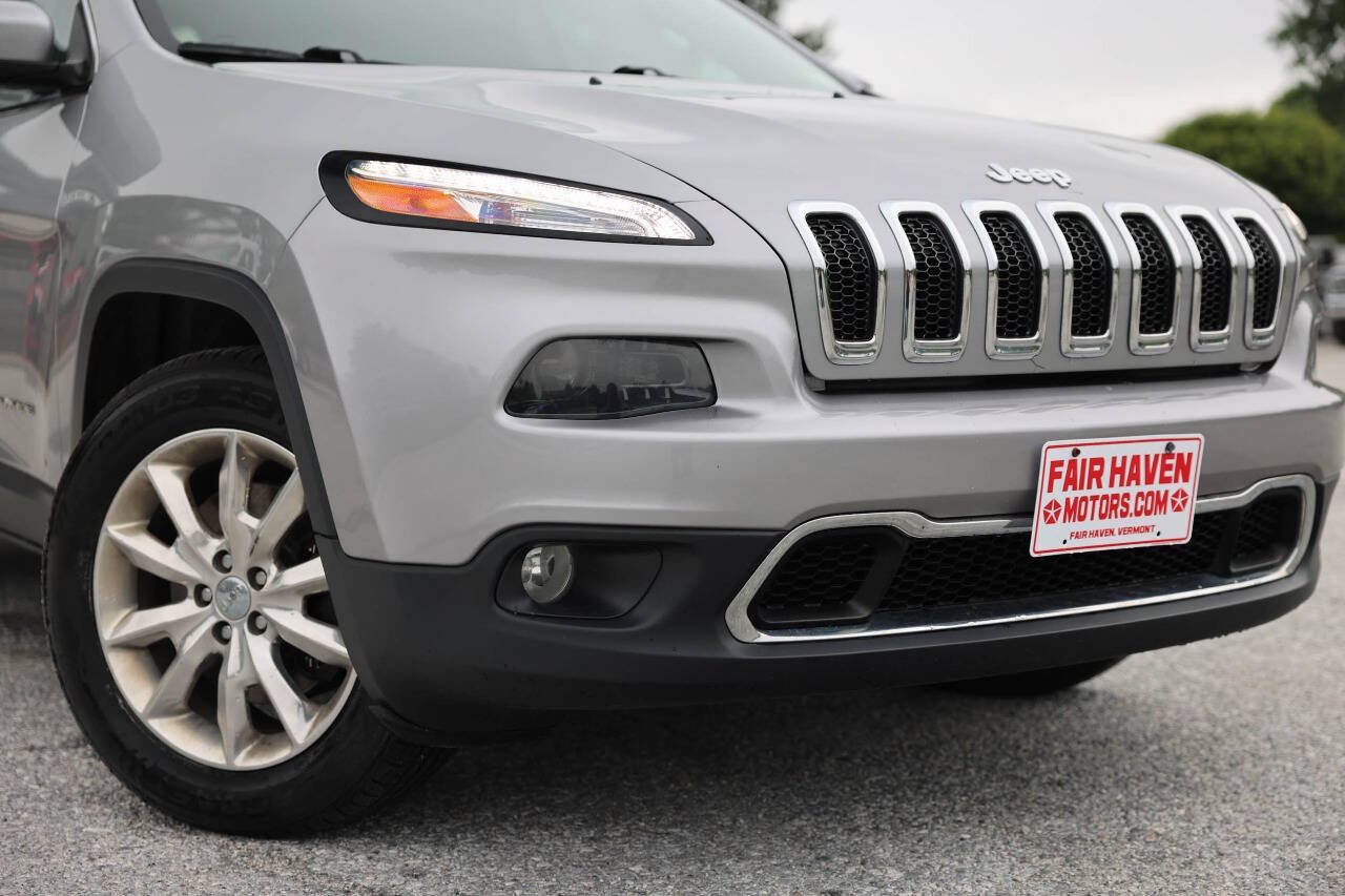 Used 2017 Jeep Cherokee Limited AWD/4WD image 40