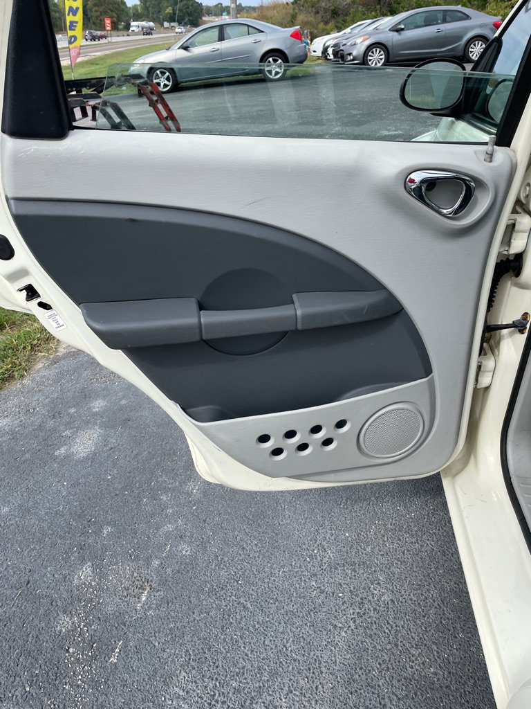 Used 2007 Chrysler PT Cruiser FWD image 14