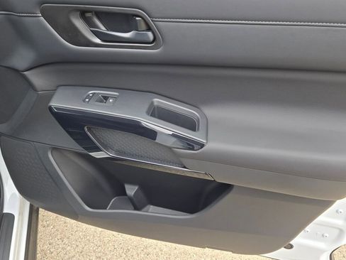 New 2026 Nissan Pathfinder SV image 5