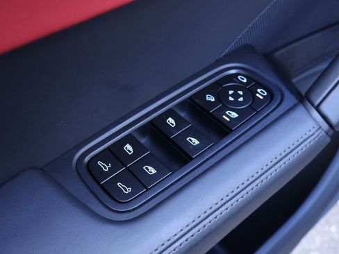 Used 2026 Porsche Cayenne Coupe image 11