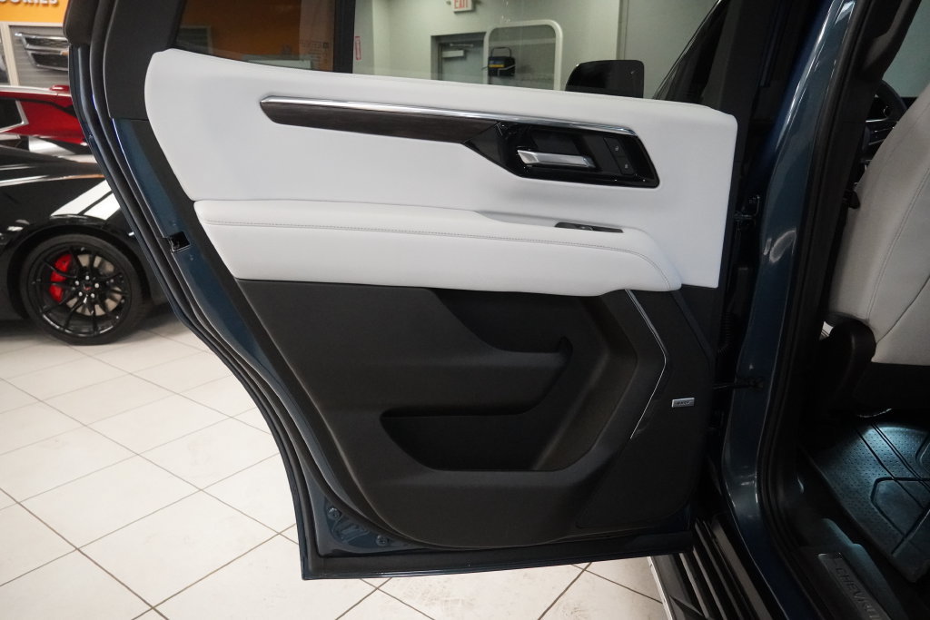 Used 2025 Chevrolet Tahoe Premier AWD/4WD image 22