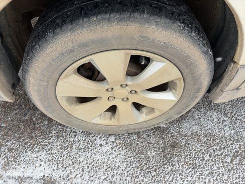 Used 2011 Subaru Outback 2.5i Premium image 10