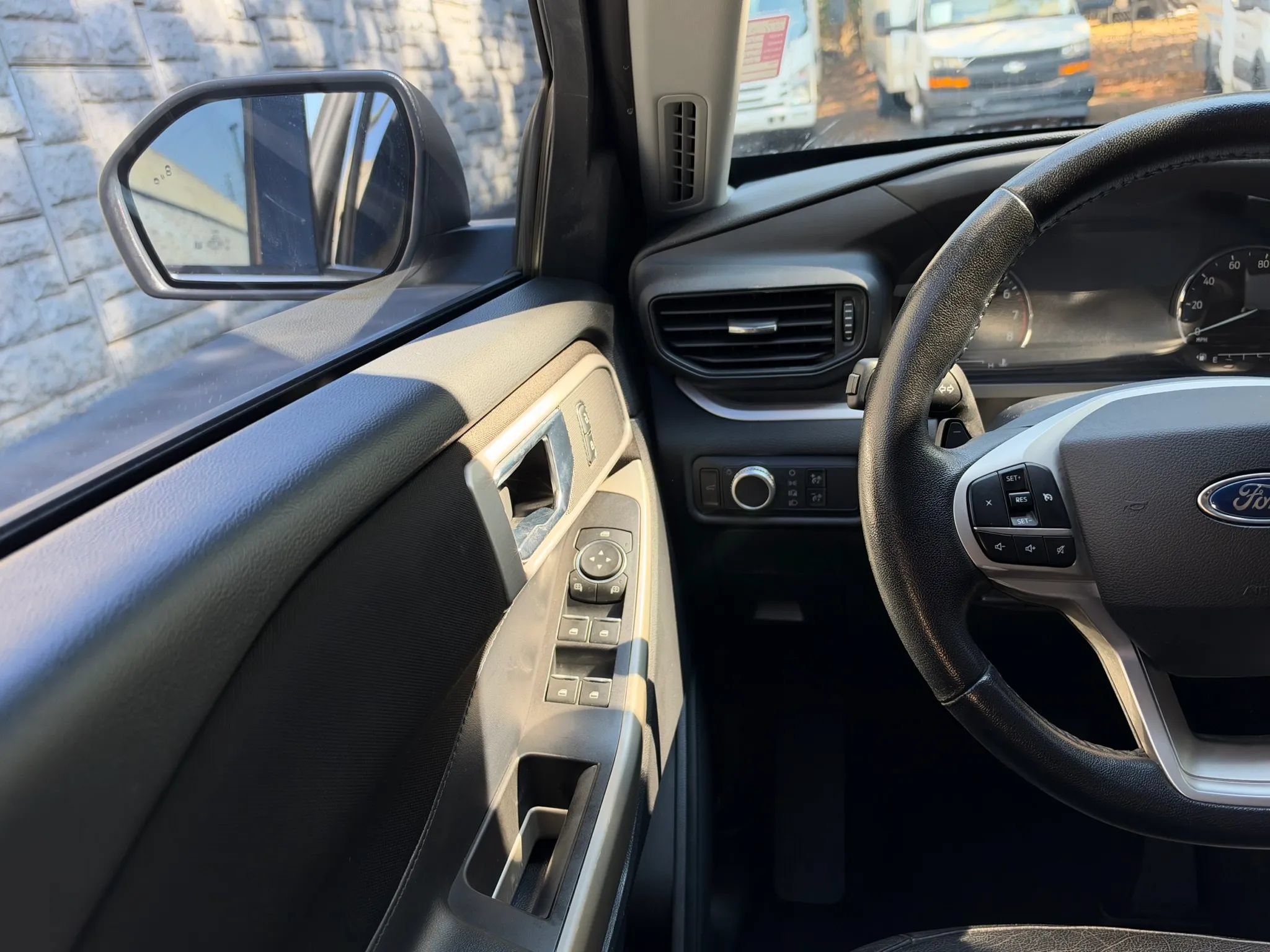 Used 2020 Ford Explorer XLT RWD image 18