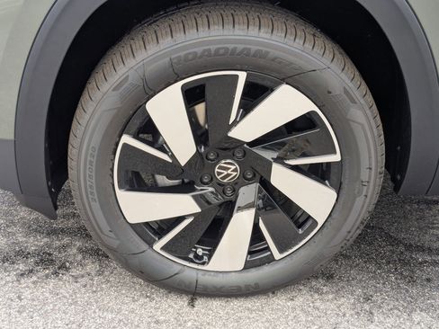 New 2026 Volkswagen Atlas Cross Sport SE image 10