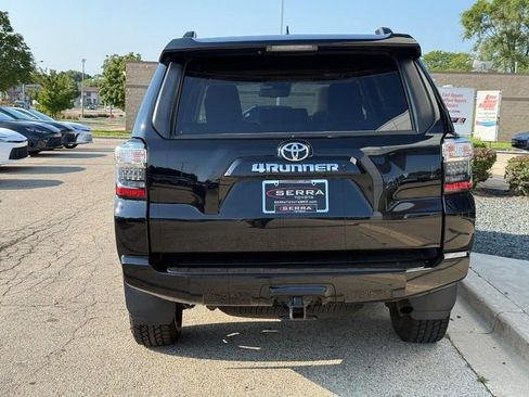Used 2020 Toyota 4Runner SR5 Premium w/ Moonroof Package AWD/4WD image 4