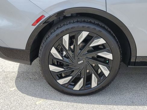 New 2025 Lincoln Nautilus Reserve image 7