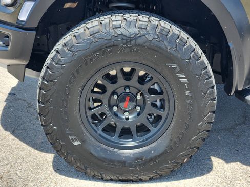 Used 2025 Ford F150 Raptor AWD/4WD image 10