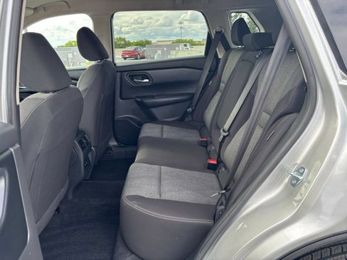 Used 2025 Nissan Rogue SV FWD image 27