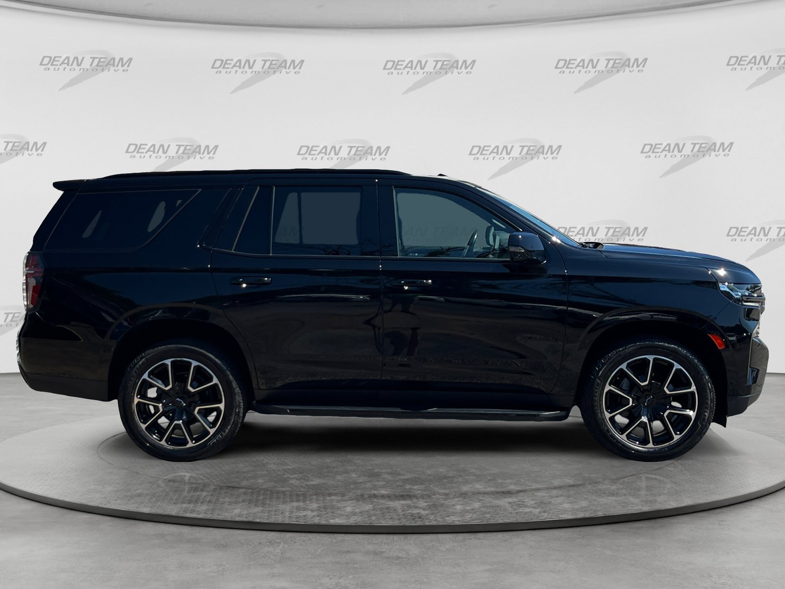 Used 2022 Chevrolet Tahoe RST w/ Luxury Package AWD/4WD image 9
