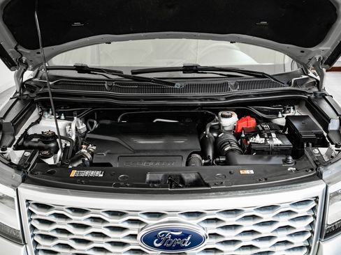 Used 2017 Ford Explorer Platinum image 49